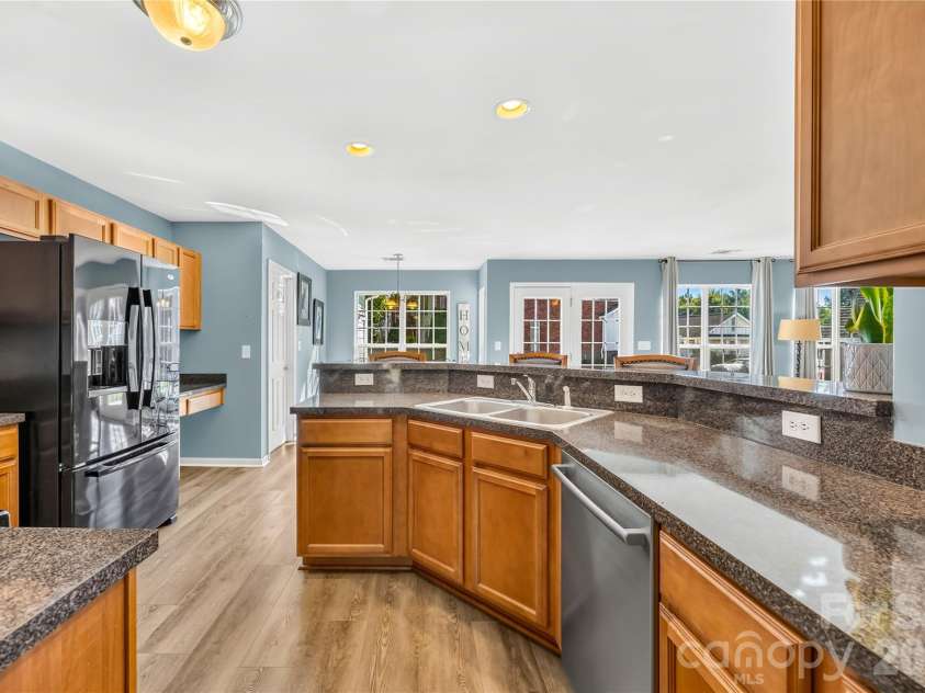 19822 Davidson Concord Road, Davidson, NC 28036.  MLS# CAR4429435, YatesRealty ID 54473. Kitchen view