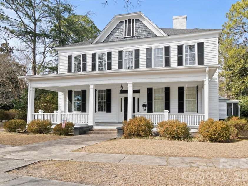 310 Kershaw Street, Cheraw, SC 29520.  MLS# CAR4430970, YatesRealty ID 54474. 