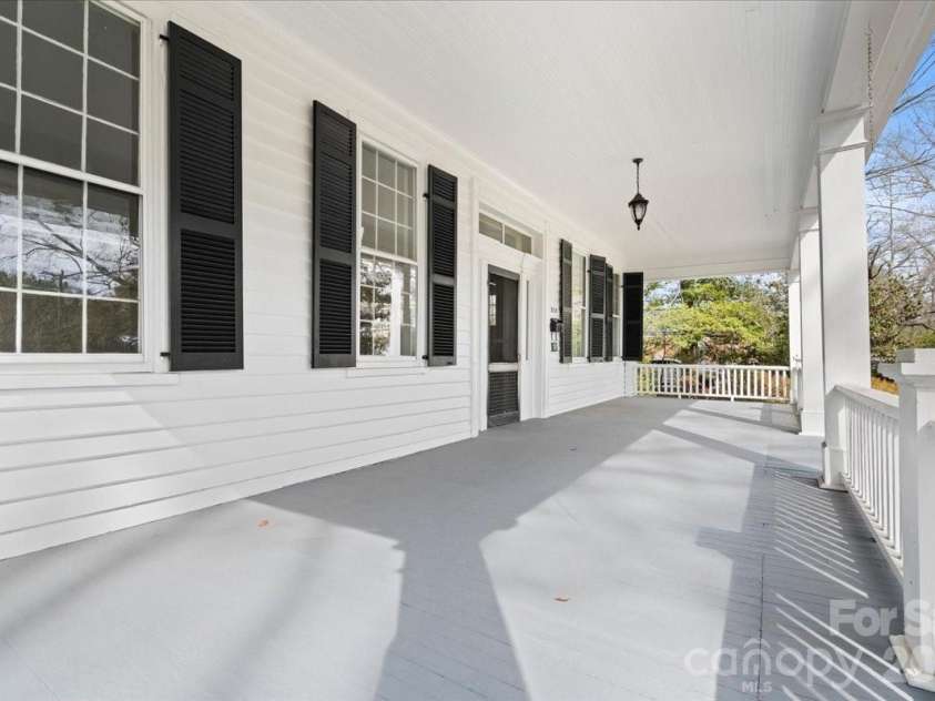 310 Kershaw Street, Cheraw, SC 29520.  MLS# CAR4430970, YatesRealty ID 54474. 