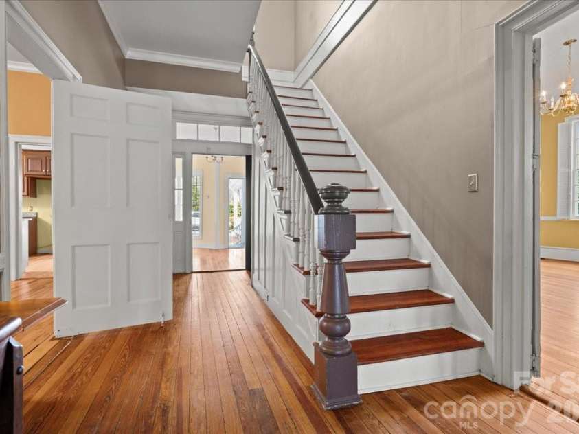 310 Kershaw Street, Cheraw, SC 29520.  MLS# CAR4430970, YatesRealty ID 54474. 