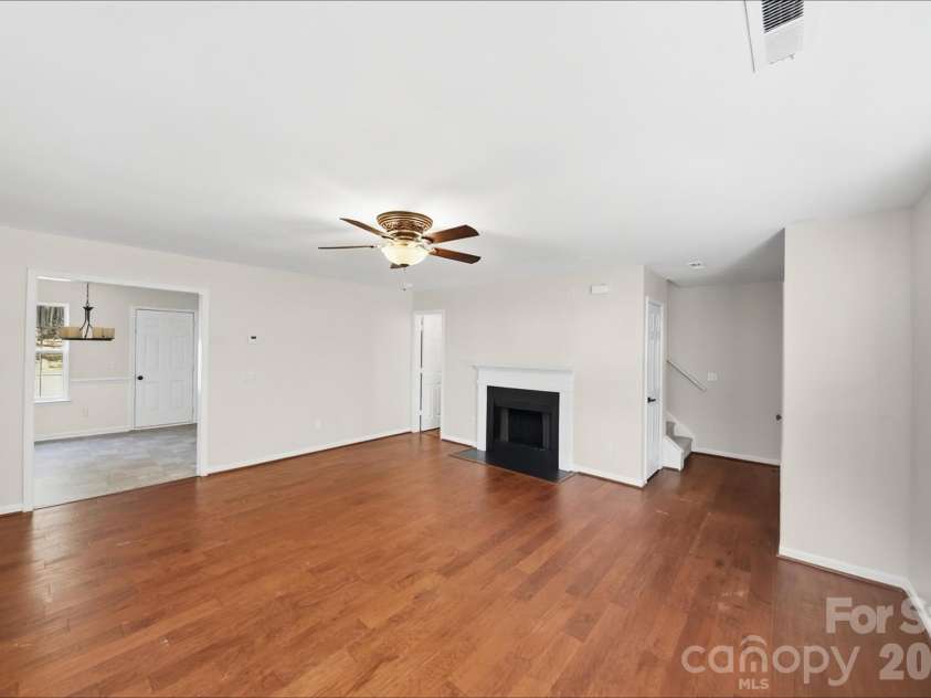 3139 Reid Brook Lane, Charlotte, NC 28208.  MLS# CAR4429834, YatesRealty ID 54478. 