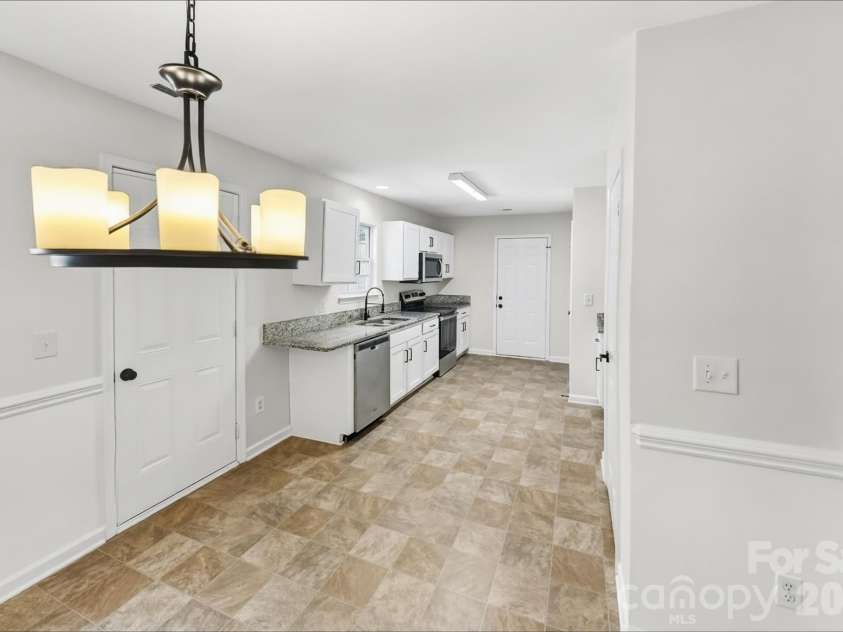 3139 Reid Brook Lane, Charlotte, NC 28208.  MLS# CAR4429834, YatesRealty ID 54478. 