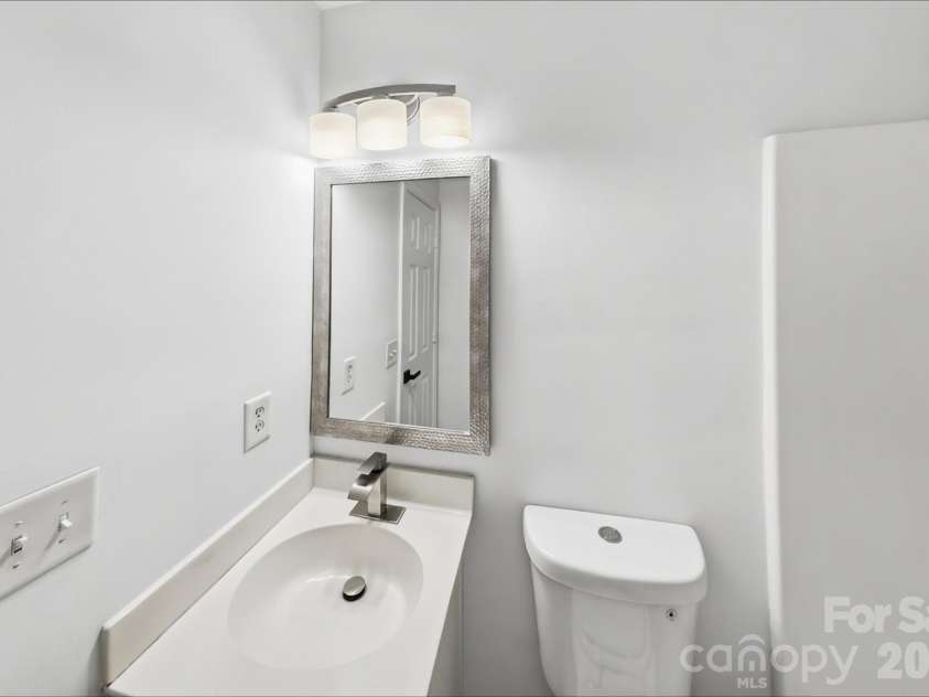 3139 Reid Brook Lane, Charlotte, NC 28208.  MLS# CAR4429834, YatesRealty ID 54478. 