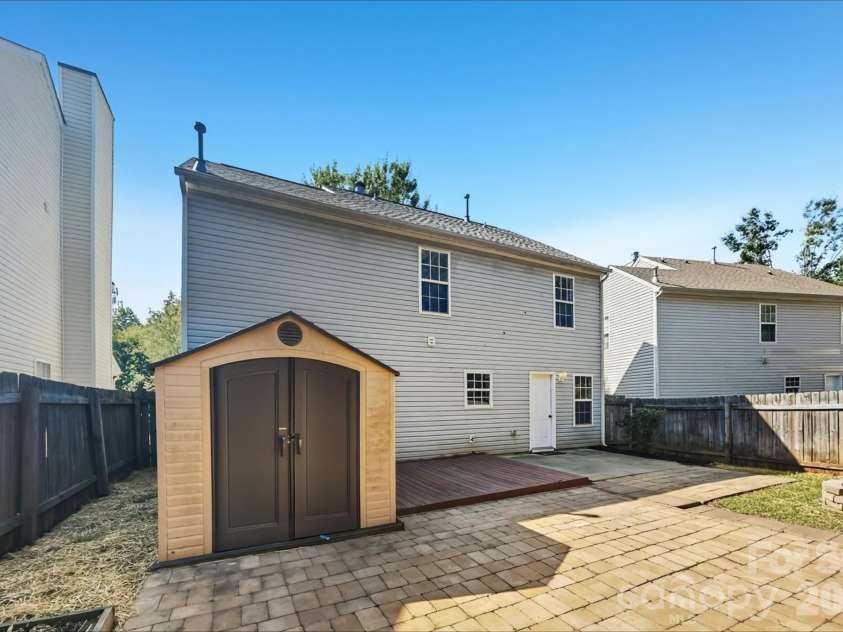 3139 Reid Brook Lane, Charlotte, NC 28208.  MLS# CAR4429834, YatesRealty ID 54478. 