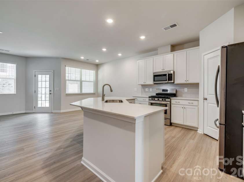 807 Gable Oak Lane, Fort Mill, SC 29708.  MLS# CAR4429749, YatesRealty ID 54480. 