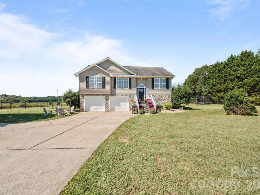 2241 Killian Road, Lincolnton, NC 28092.  MLS# CAR4429796, YatesRealty ID 54484. 