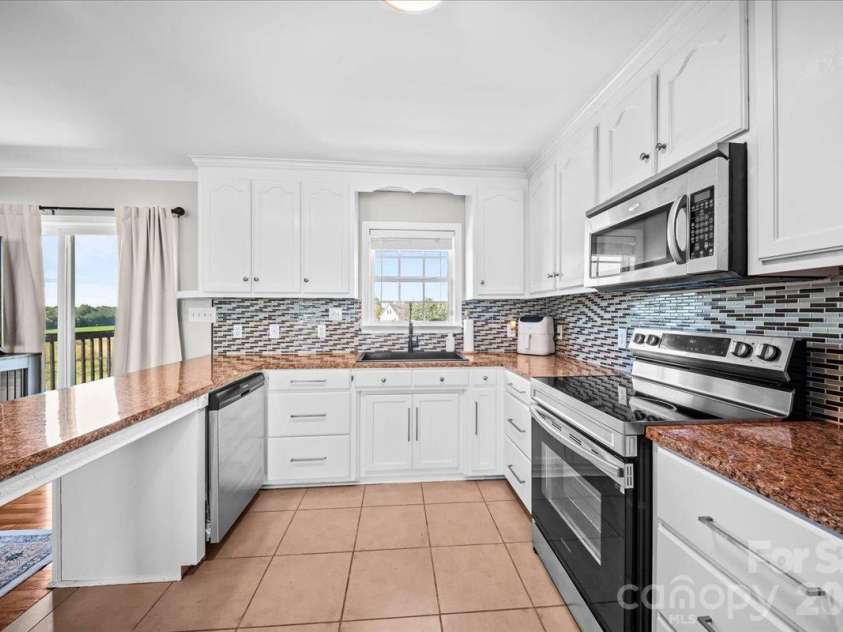 2241 Killian Road, Lincolnton, NC 28092.  MLS# CAR4429796, YatesRealty ID 54484. 