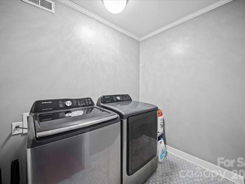 2241 Killian Road, Lincolnton, NC 28092.  MLS# CAR4429796, YatesRealty ID 54484. 