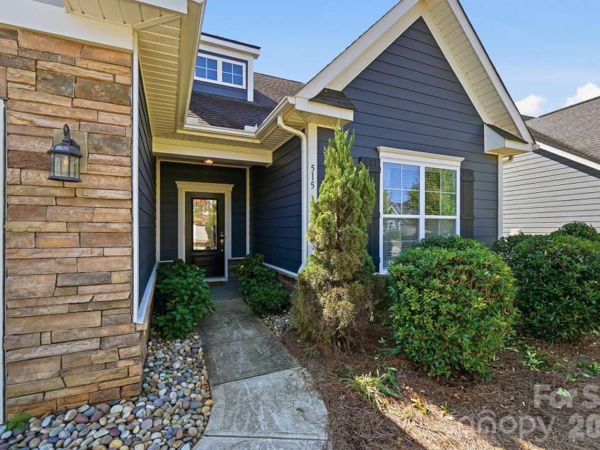 515 Trillium Way, Belmont, NC 28012.  MLS# CAR4429736, YatesRealty ID 54485. 
