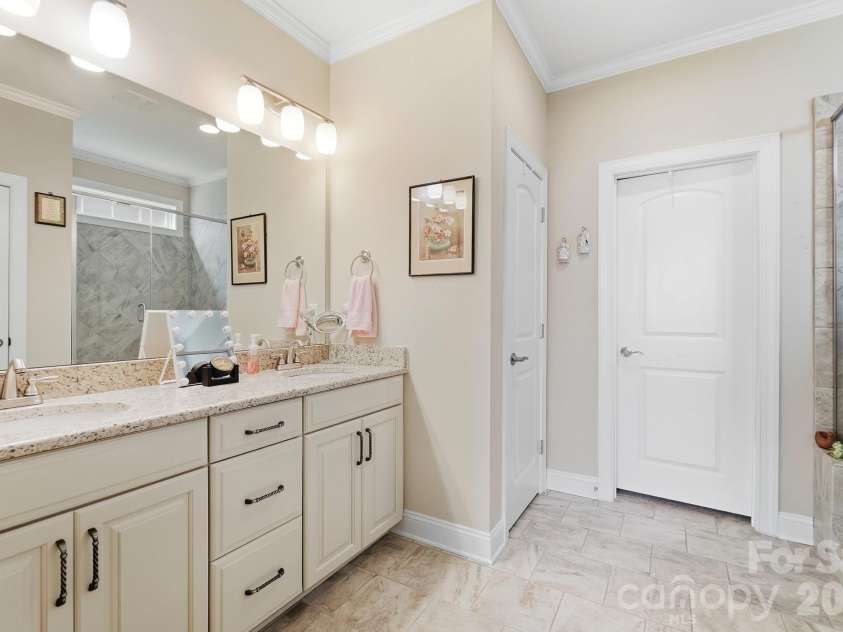 515 Trillium Way, Belmont, NC 28012.  MLS# CAR4429736, YatesRealty ID 54485. 