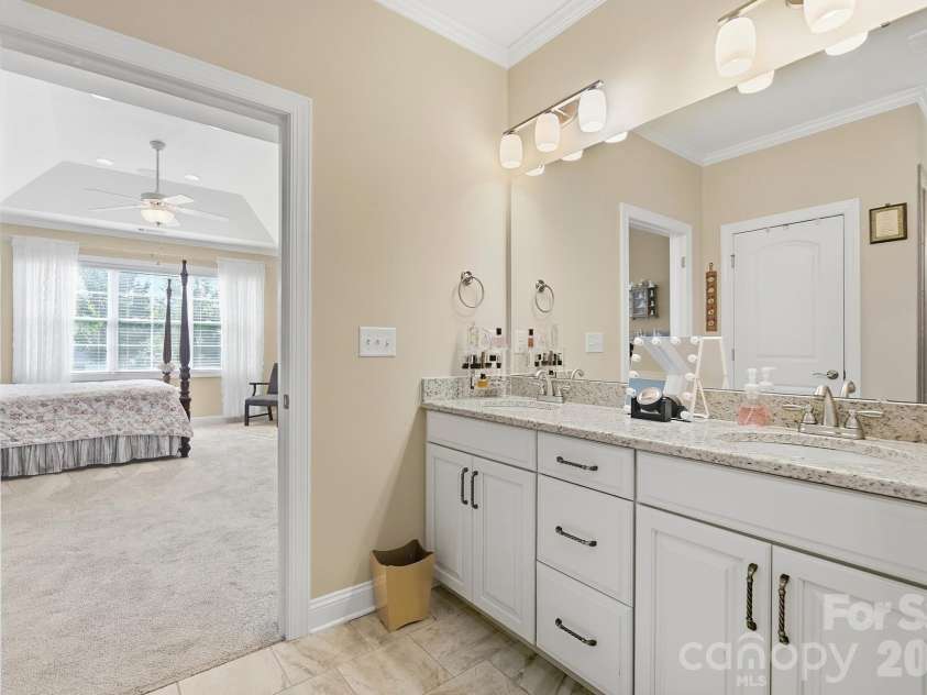515 Trillium Way, Belmont, NC 28012.  MLS# CAR4429736, YatesRealty ID 54485. 