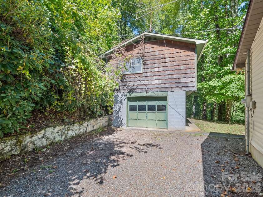 54 Twilight Lane, Sylva, NC 28779.  MLS# CAR4430916, YatesRealty ID 54490. 