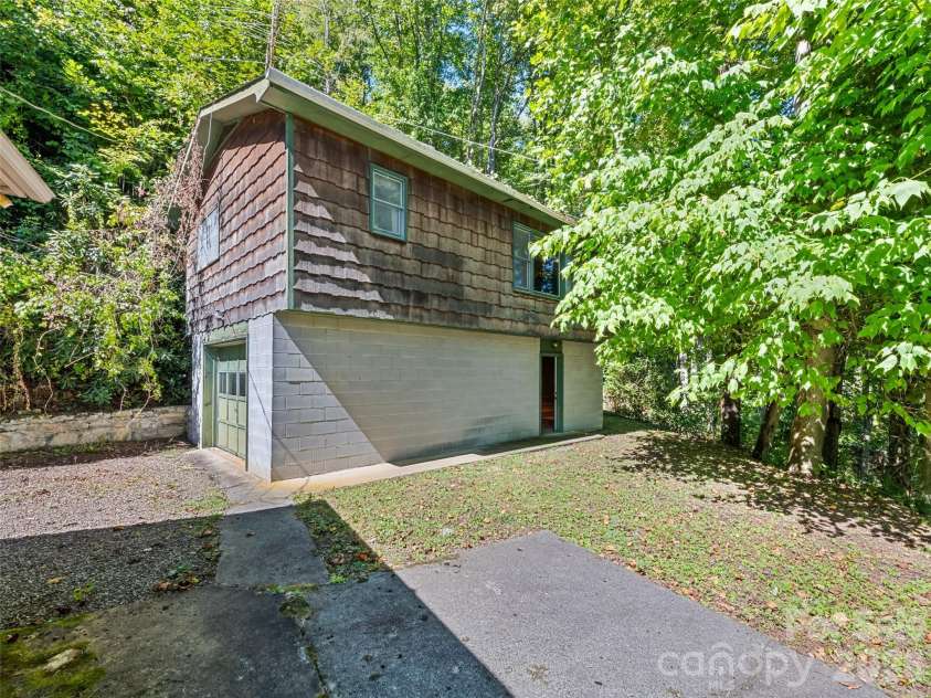 54 Twilight Lane, Sylva, NC 28779.  MLS# CAR4430916, YatesRealty ID 54490. 
