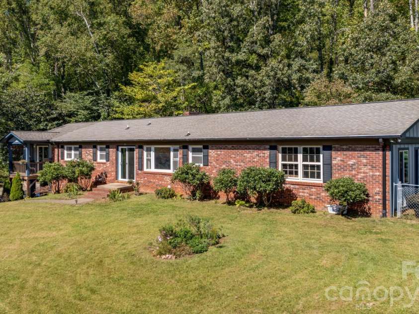 226 Mills Gap Road, Asheville, NC 28803.  MLS# CAR4422798, YatesRealty ID 54493. 