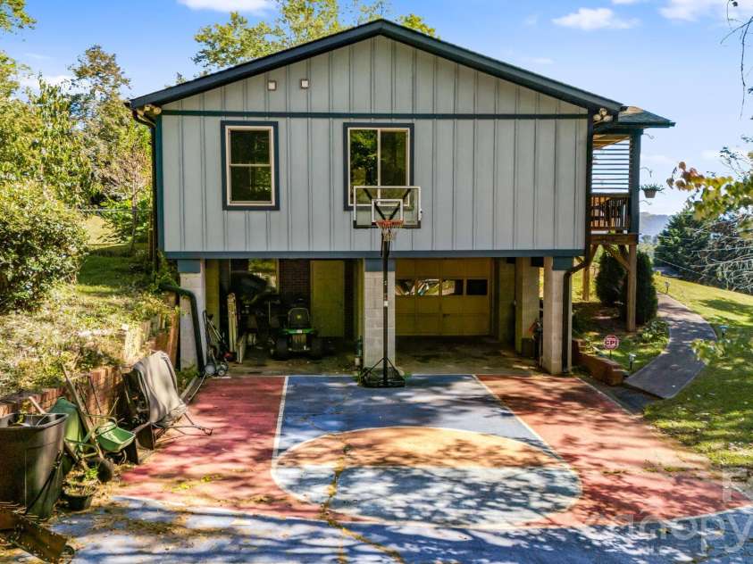 226 Mills Gap Road, Asheville, NC 28803.  MLS# CAR4422798, YatesRealty ID 54493. 