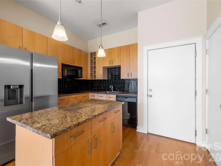 708 Davidson Street, Charlotte, NC 28202.  MLS# CAR4430598, YatesRealty ID 54497. 