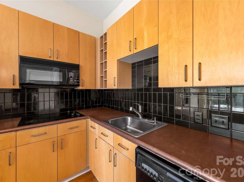 708 Davidson Street, Charlotte, NC 28202.  MLS# CAR4430598, YatesRealty ID 54497. 