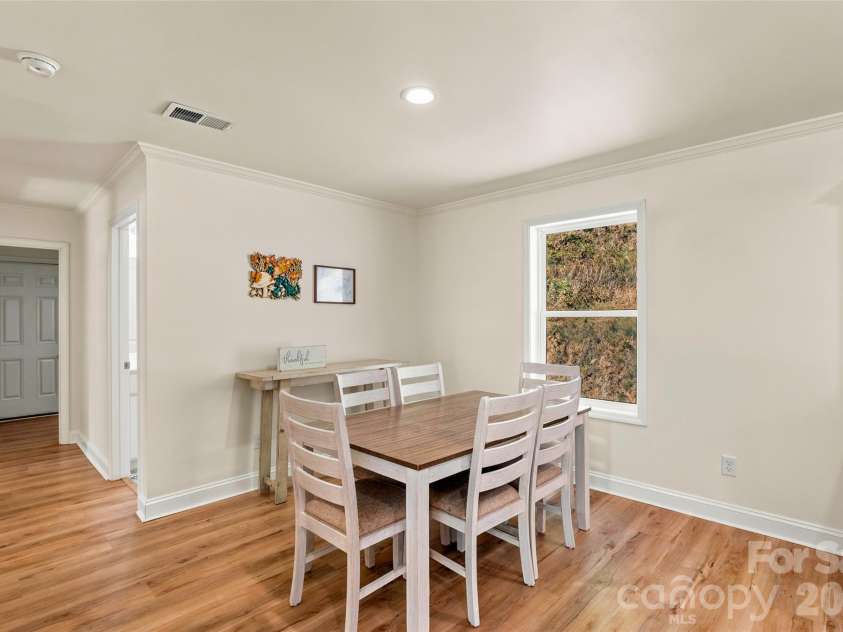 60 Spring Mountain Drive, Canton, NC 28716.  MLS# CAR4419213, YatesRealty ID 54498. Dining area