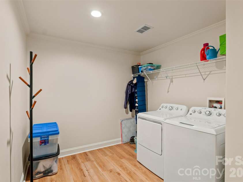 60 Spring Mountain Drive, Canton, NC 28716.  MLS# CAR4419213, YatesRealty ID 54498. Laundry Room