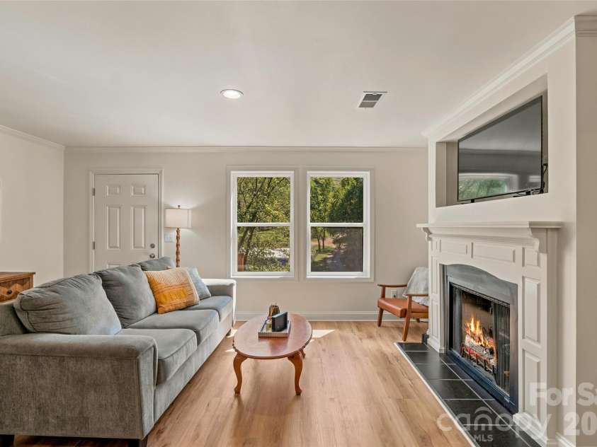 60 Spring Mountain Drive, Canton, NC 28716.  MLS# CAR4419213, YatesRealty ID 54498. Living room
