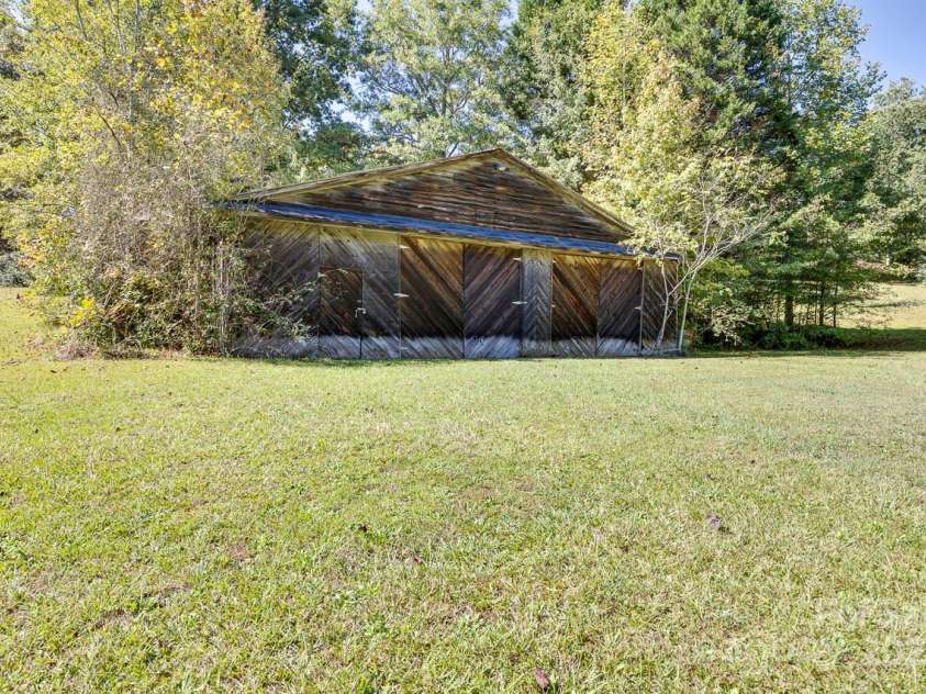 285 Old Batson Road, Taylors, SC 29687.  MLS# CAR4328961, YatesRealty ID 545. 