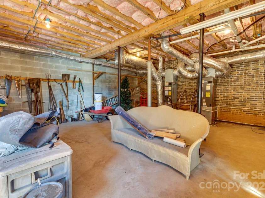 285 Old Batson Road, Taylors, SC 29687.  MLS# CAR4328961, YatesRealty ID 545. 