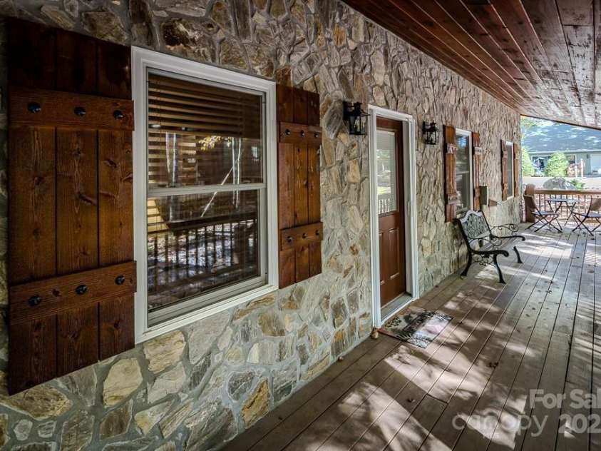 719 Pine Ridge Road, Beech Mountain, NC 28604.  MLS# CAR4315969, YatesRealty ID 545. 