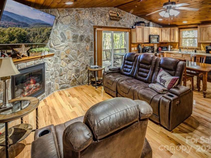 719 Pine Ridge Road, Beech Mountain, NC 28604.  MLS# CAR4315969, YatesRealty ID 545. 