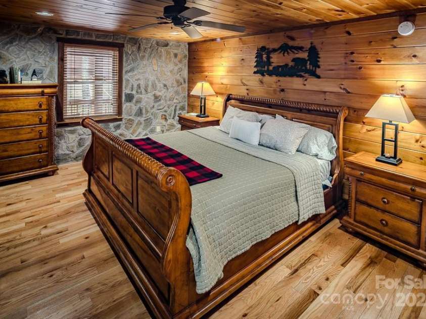 719 Pine Ridge Road, Beech Mountain, NC 28604.  MLS# CAR4315969, YatesRealty ID 545. 