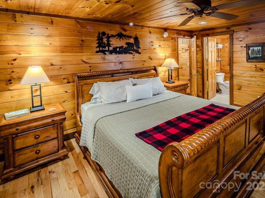 719 Pine Ridge Road, Beech Mountain, NC 28604.  MLS# CAR4315969, YatesRealty ID 545. 