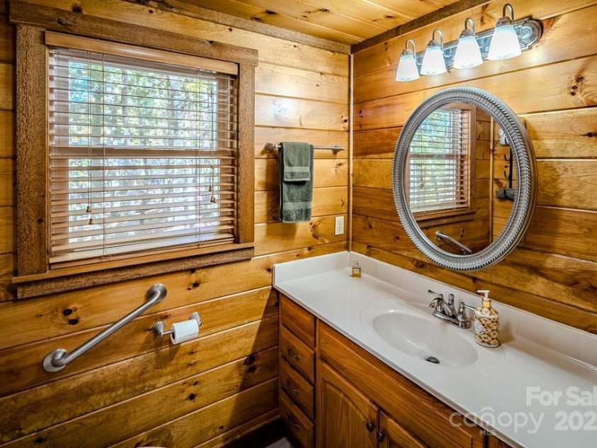 719 Pine Ridge Road, Beech Mountain, NC 28604.  MLS# CAR4315969, YatesRealty ID 545. 