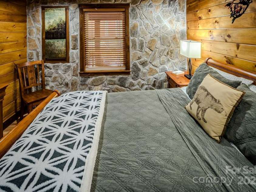 719 Pine Ridge Road, Beech Mountain, NC 28604.  MLS# CAR4315969, YatesRealty ID 545. 