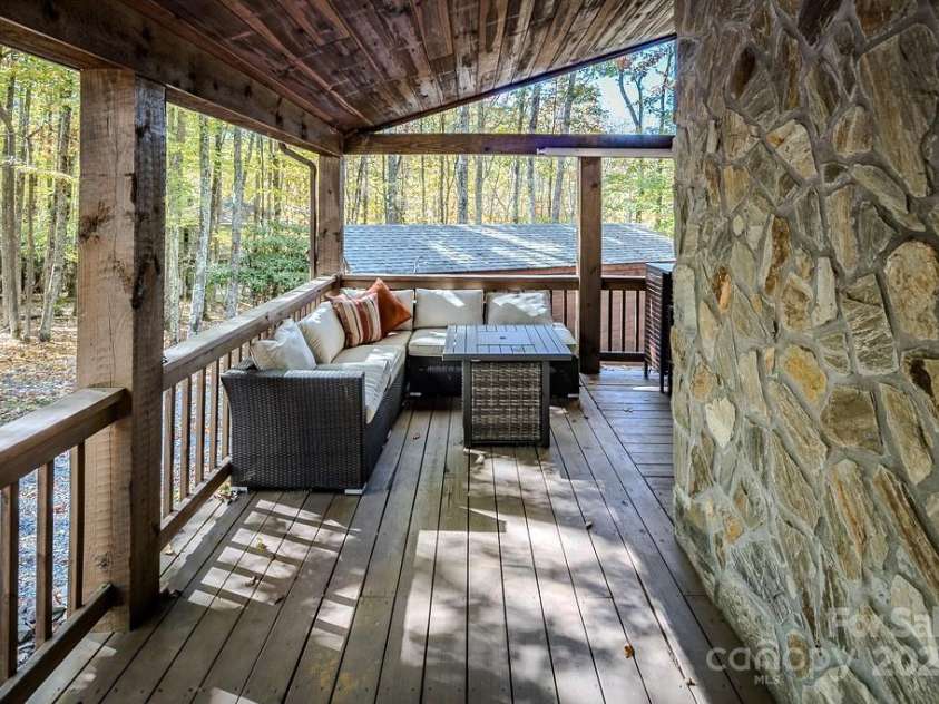 719 Pine Ridge Road, Beech Mountain, NC 28604.  MLS# CAR4315969, YatesRealty ID 545. 