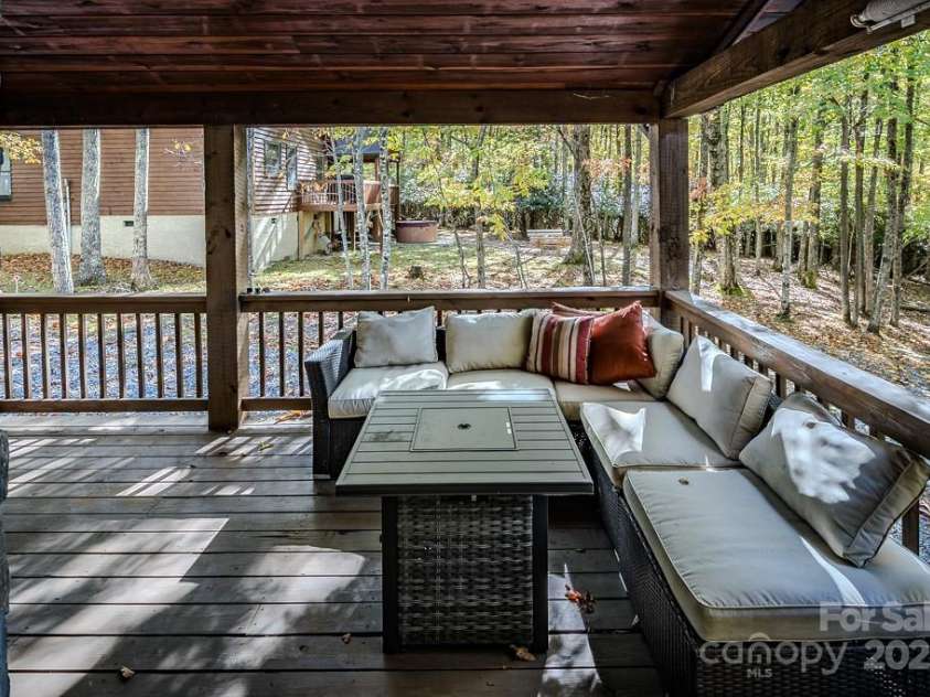 719 Pine Ridge Road, Beech Mountain, NC 28604.  MLS# CAR4315969, YatesRealty ID 545. 