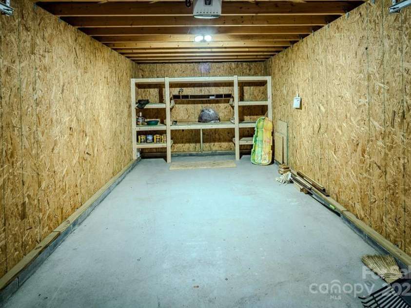 719 Pine Ridge Road, Beech Mountain, NC 28604.  MLS# CAR4315969, YatesRealty ID 545. 