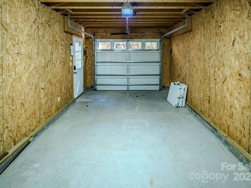 719 Pine Ridge Road, Beech Mountain, NC 28604.  MLS# CAR4315969, YatesRealty ID 545. 