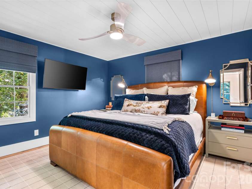 17 Club Cottages Way, Lake Toxaway, NC 28747.  MLS# CAR4430629, YatesRealty ID 54500. 