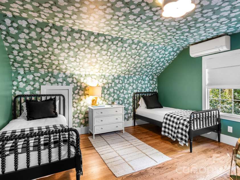 17 Club Cottages Way, Lake Toxaway, NC 28747.  MLS# CAR4430629, YatesRealty ID 54500. 