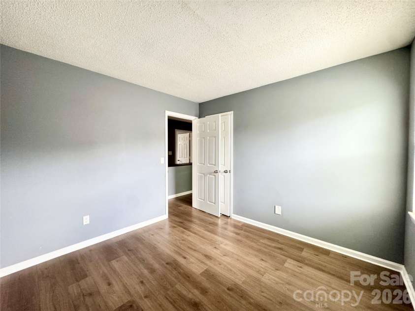 1634 Pamela Lorraine Drive, Charlotte, NC 28213.  MLS# CAR4430476, YatesRealty ID 54501. 