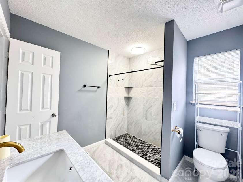 1634 Pamela Lorraine Drive, Charlotte, NC 28213.  MLS# CAR4430476, YatesRealty ID 54501. 