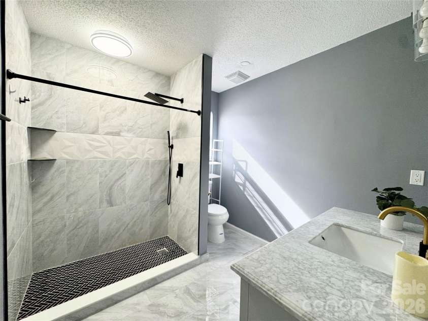 1634 Pamela Lorraine Drive, Charlotte, NC 28213.  MLS# CAR4430476, YatesRealty ID 54501. 