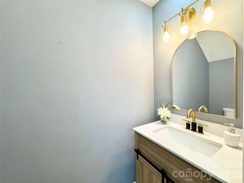 1634 Pamela Lorraine Drive, Charlotte, NC 28213.  MLS# CAR4430476, YatesRealty ID 54501. 