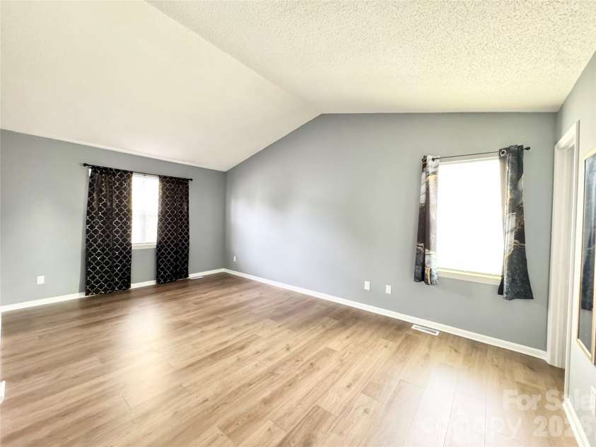 1634 Pamela Lorraine Drive, Charlotte, NC 28213.  MLS# CAR4430476, YatesRealty ID 54501. 