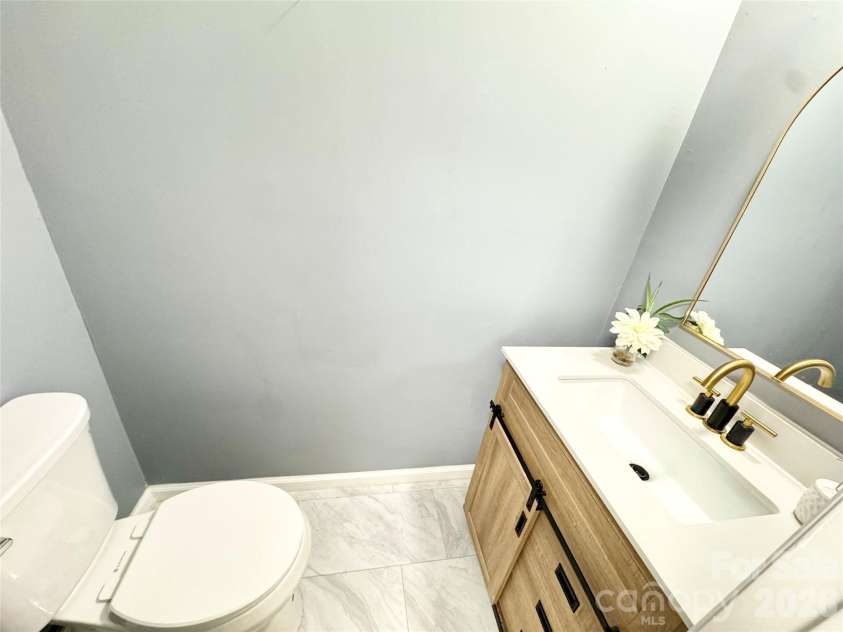 1634 Pamela Lorraine Drive, Charlotte, NC 28213.  MLS# CAR4430476, YatesRealty ID 54501. 