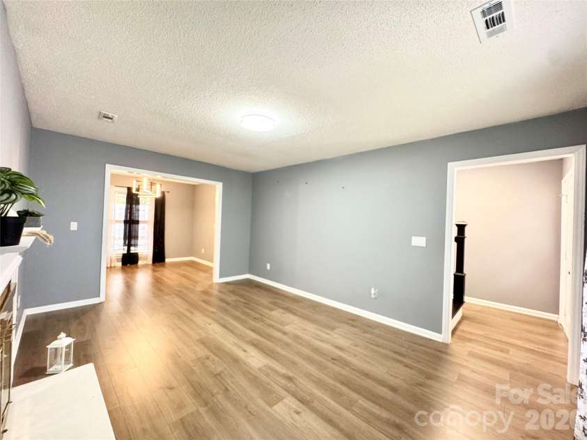 1634 Pamela Lorraine Drive, Charlotte, NC 28213.  MLS# CAR4430476, YatesRealty ID 54501. 
