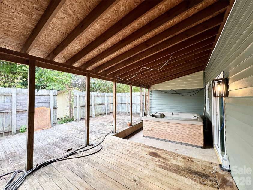 1634 Pamela Lorraine Drive, Charlotte, NC 28213.  MLS# CAR4430476, YatesRealty ID 54501. 