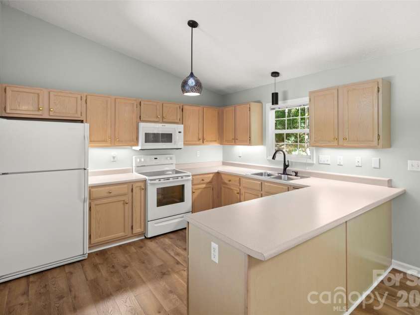 39 Mountain Site Lane, Asheville, NC 28803.  MLS# CAR4430825, YatesRealty ID 54505. Home warranty with acceptable offer