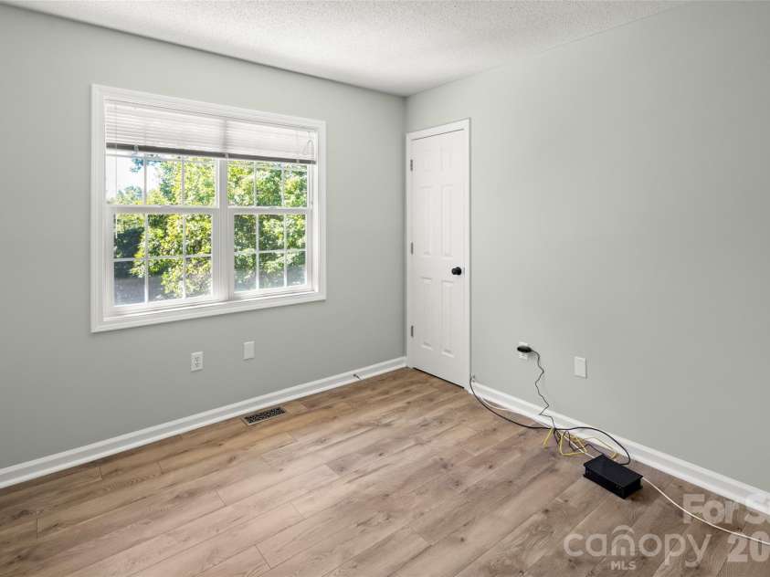 39 Mountain Site Lane, Asheville, NC 28803.  MLS# CAR4430825, YatesRealty ID 54505. Third bedroom