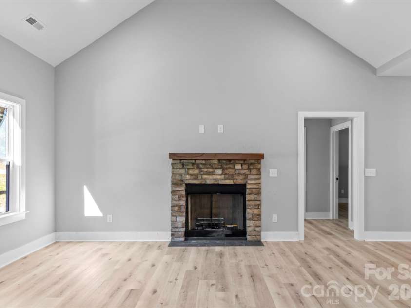2303 Frederick Drive, Winston Salem, NC 27103.  MLS# CAR4430958, YatesRealty ID 54506. 