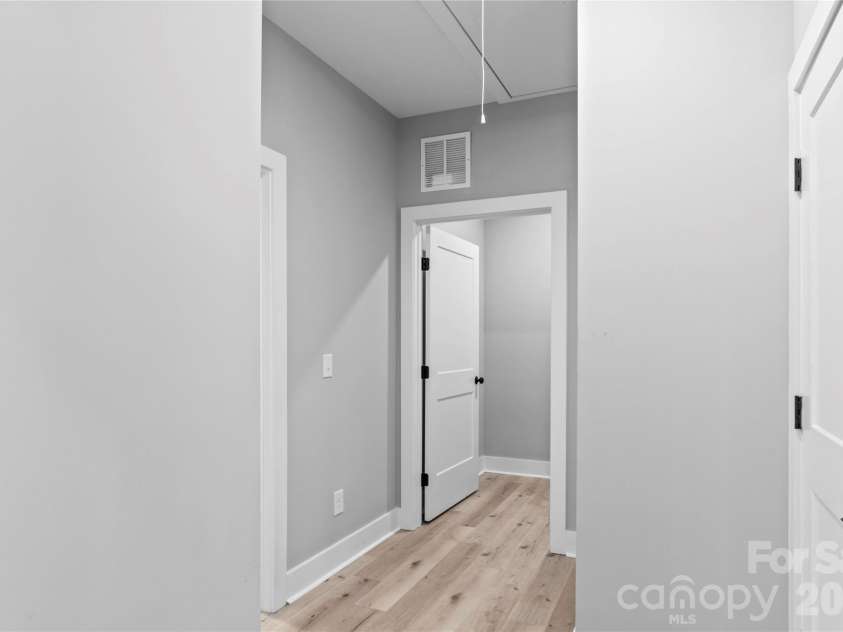 2303 Frederick Drive, Winston Salem, NC 27103.  MLS# CAR4430958, YatesRealty ID 54506. 